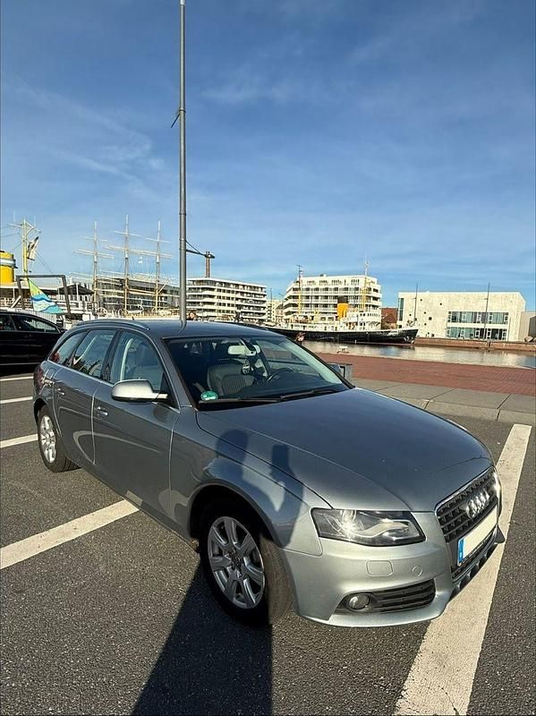 Gebraucht Audi A4 Attraction 170 PS (125 kW) 2011 Grau Kombi