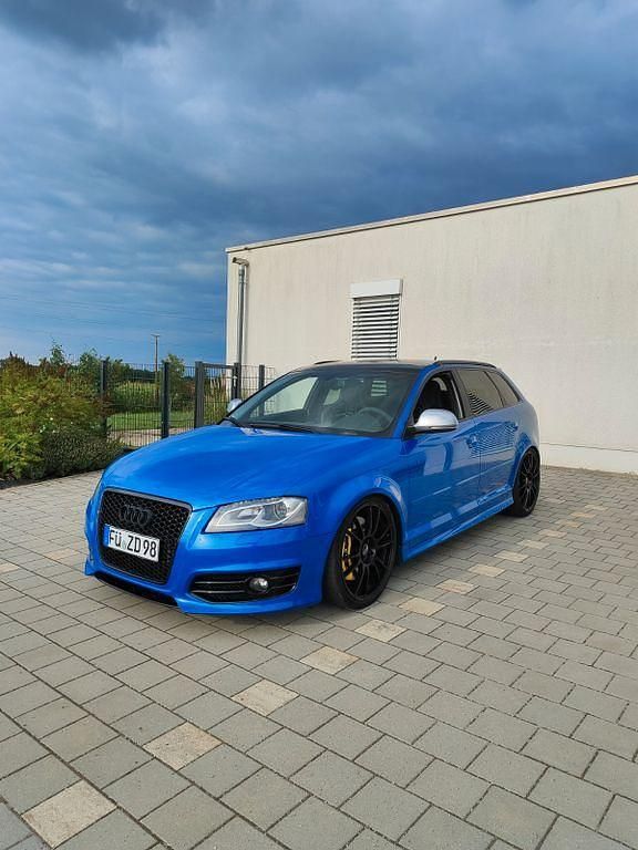 Blau Gebraucht 2010 Audi S3 Performance Limousine | 19.900 € - Bild 1/4