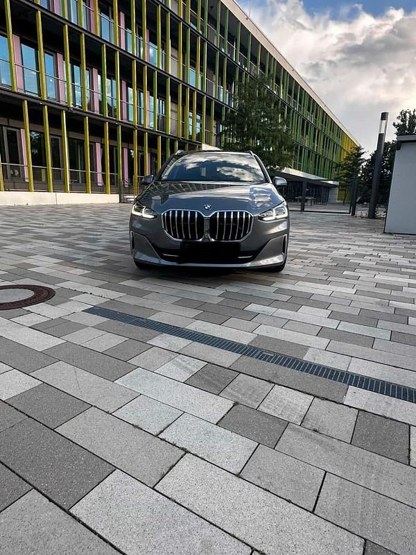 Gebraucht BMW 220 Active Tourer Performance 218 PS (160 kW) 2023 Silber Van / Kleinbus