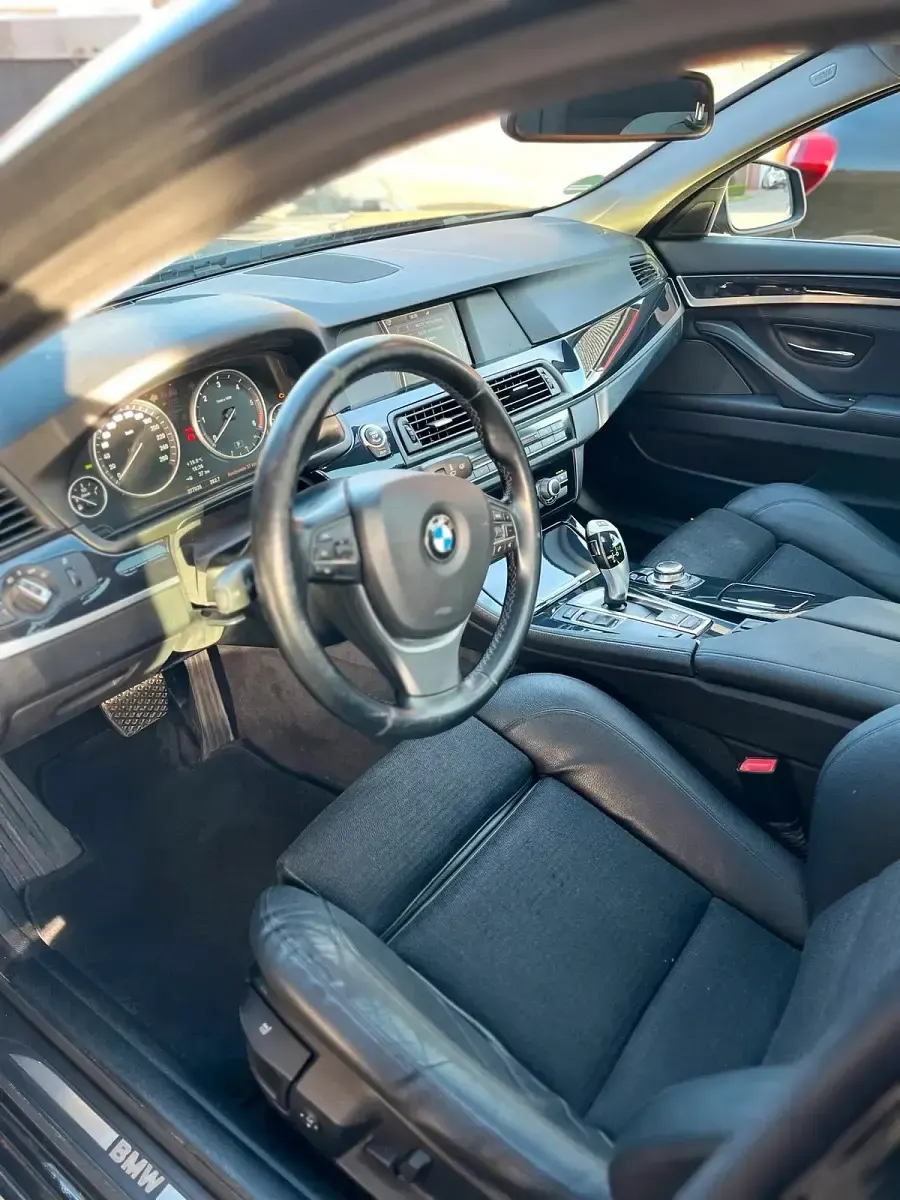 Gebraucht BMW 525 218 PS (160 kW) 2011 Schwarz Kombi
