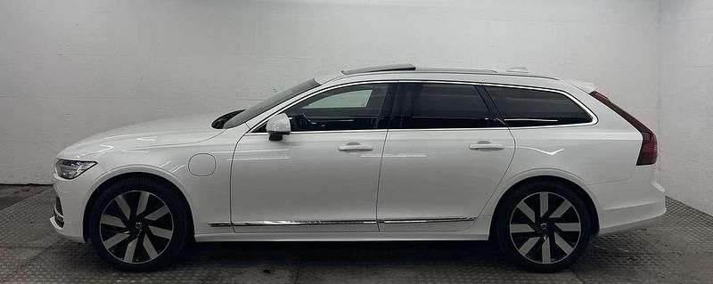 Second-hand Volvo V90 Plus 455 CP (334 kW) 2024 Alb Break