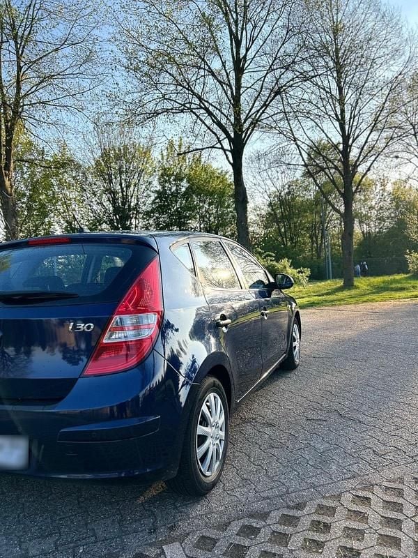 Gebraucht Hyundai i30 109 PS (80 kW) 2007 Blau Kleinwagen