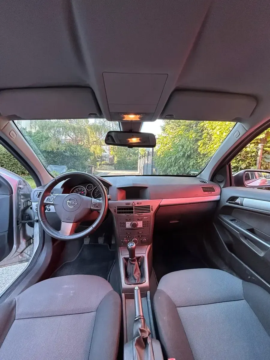 Gebraucht Opel Astra 90 PS (66 kW) 2007 Grau Limousine