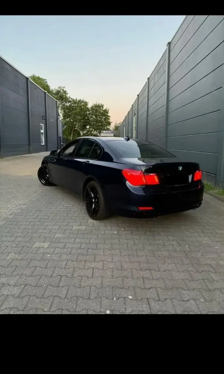 Gebraucht BMW 740 326 PS (239 kW) 2009 Schwarz Limousine