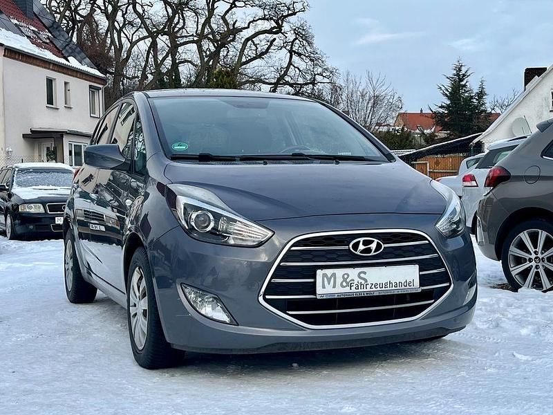 Gebraucht Hyundai ix20 Trend 125 PS (91 kW) 2015 Silber Kleinwagen