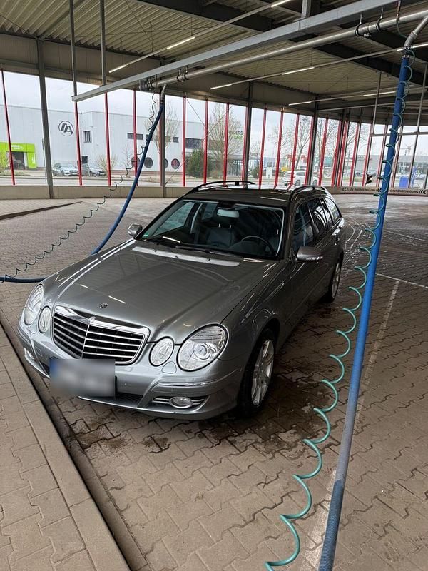 Gebraucht Mercedes E320 Avantgarde 224 PS (164 kW) 2009 Grau Kombi