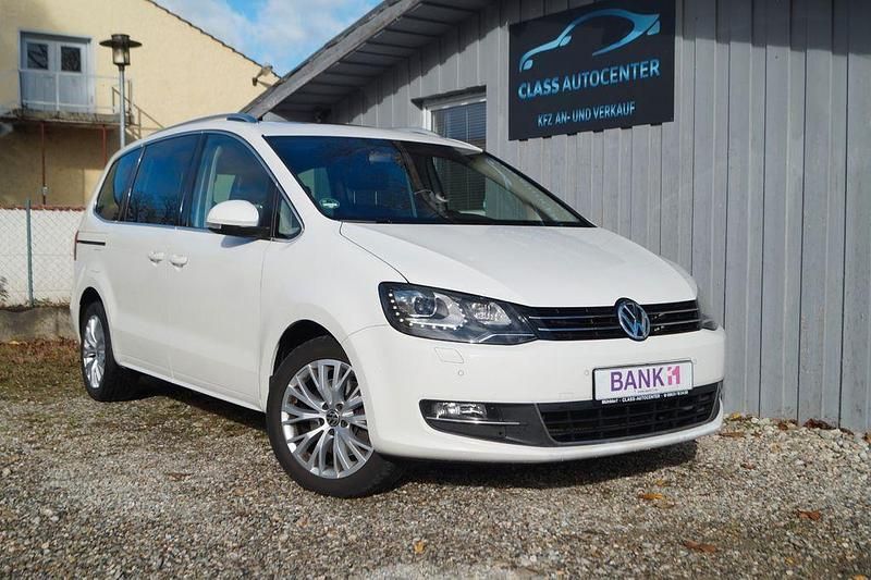 Weiß Gebraucht 2010 VW Sharan Highline Van / Kleinbus | 10.950 € (Fairer Preis) - Bild 1/4