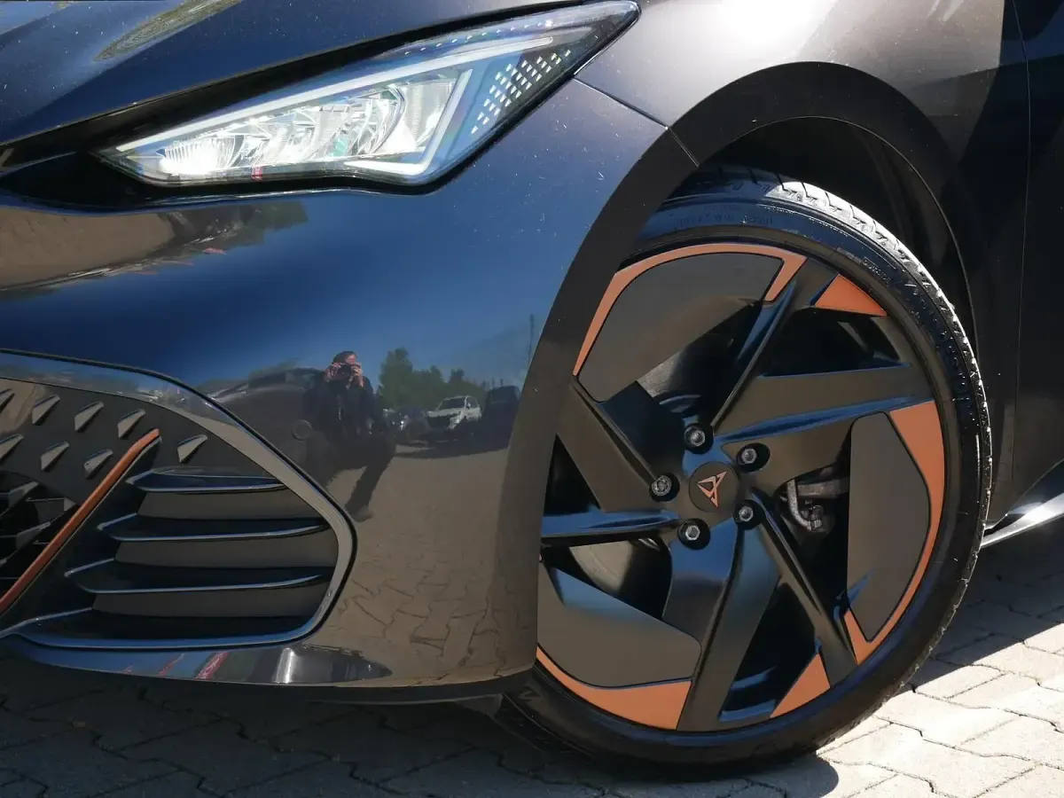 Gebraucht Cupra Born 150 kW (204 PS) 2022 Quasar grey metallic Kleinwagen