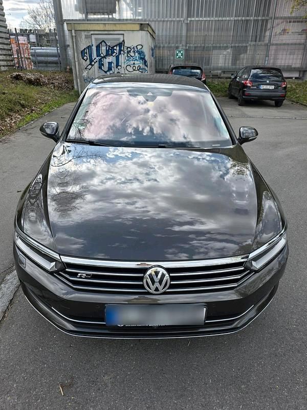 Gebraucht VW Passat Highline 150 PS (110 kW) 2016 Braun Limousine