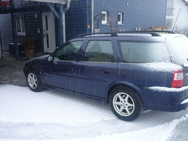 Gebraucht Opel Vectra Edition 101 PS (74 kW) 1999 Blau metallic Kombi