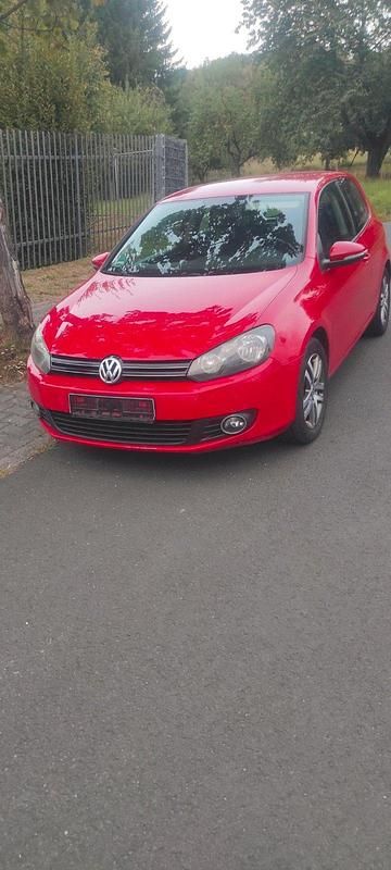 Rot Gebraucht 2009 VW Golf VI Limousine | 2.100 € (Superpreis) - Bild 1/4