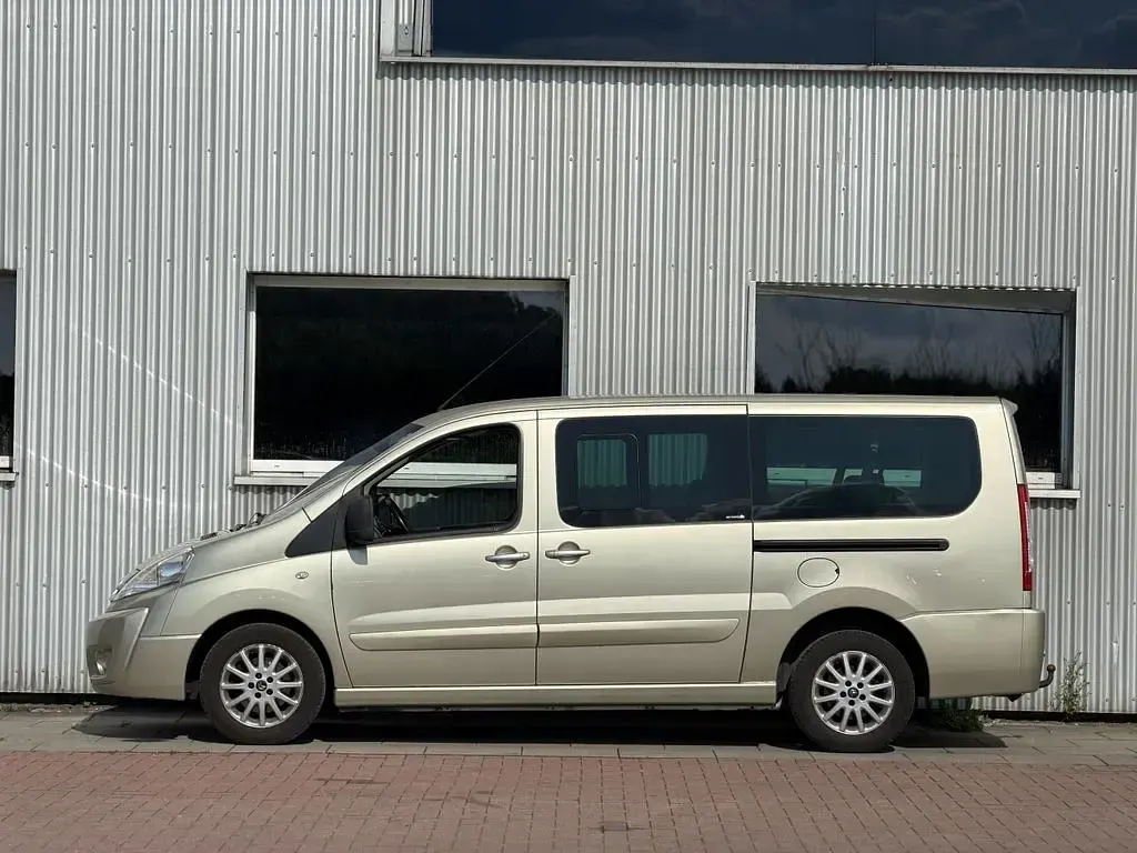Gebraucht Citroën Jumpy Exclusive 163 PS (119 kW) 2014 Lack golden white/metalliclac Van / Kleinbus