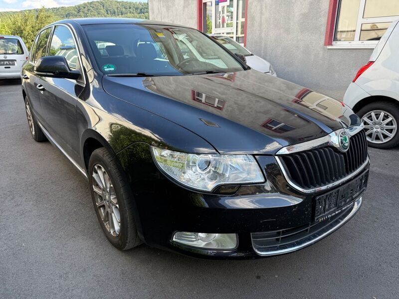 Schwarz Gebraucht 2009 Skoda Superb Ambition Limousine | 4.400 € (Fairer Preis) - Bild 1/4