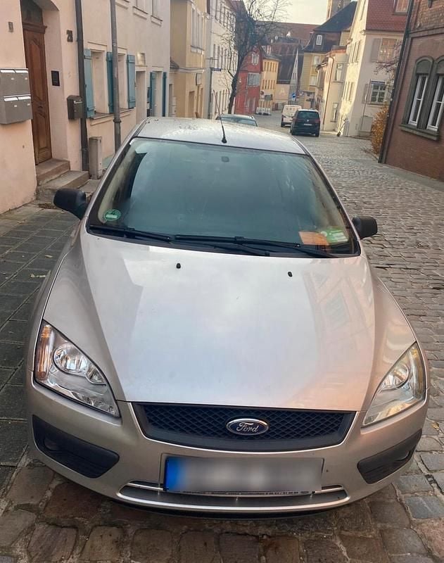 Andere farben Gebraucht 2006 Ford Focus Kombi | 1.000 € (Superpreis) - Bild 1/4