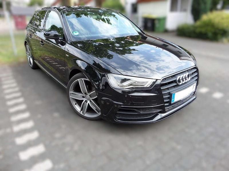 Schwarz Gebraucht 2016 Audi A3 Sportback S-Line Kleinwagen | 16.495 € (Fairer Preis) - Bild 1/4