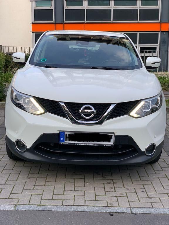 Weiß Gebraucht 2016 Nissan Qashqai N-Connecta SUV | 10.000 € (Fairer Preis) - Bild 1/4