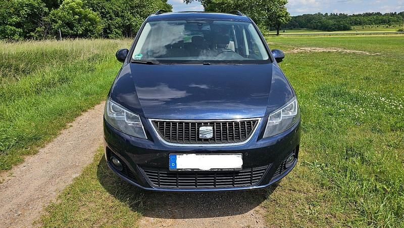 Blau Gebraucht 2015 Seat Alhambra Style Van / Kleinbus | 15.000 € (Fairer Preis) - Bild 1/4