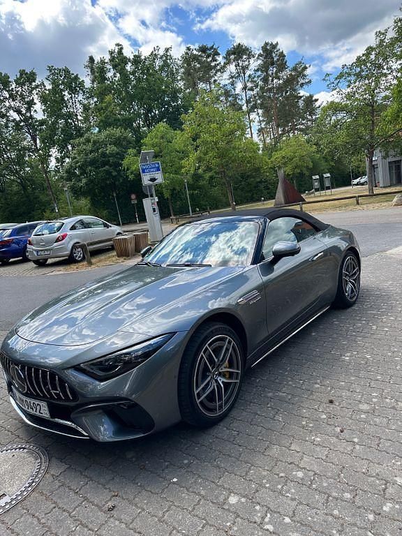 Grau Gebraucht 2023 Mercedes SL63 AMG AMG Cabrio | 121.990 € - Bild 1/4