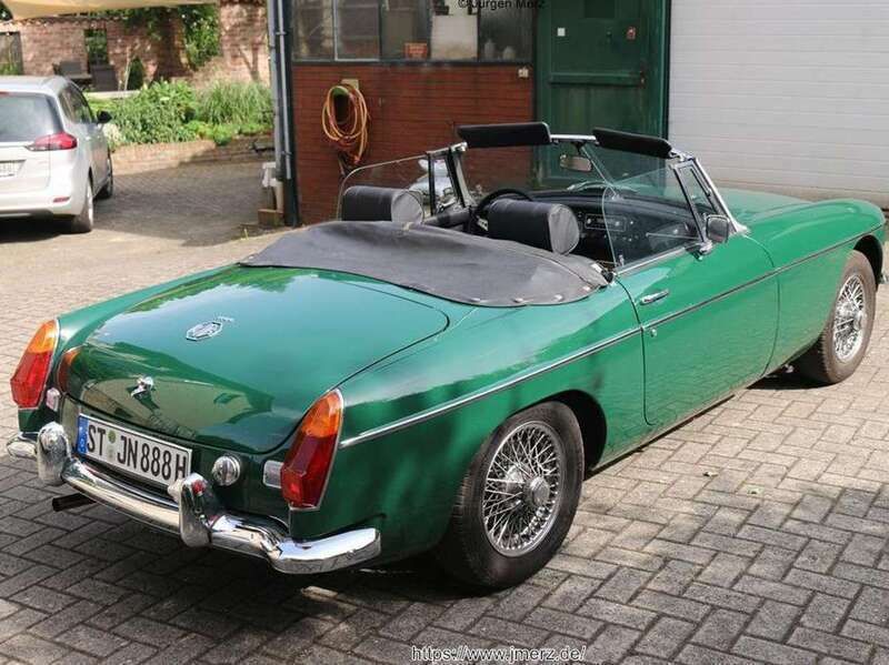 Grün Gebraucht 1972 MG B Cabrio | 16.000 € - Bild 1/4