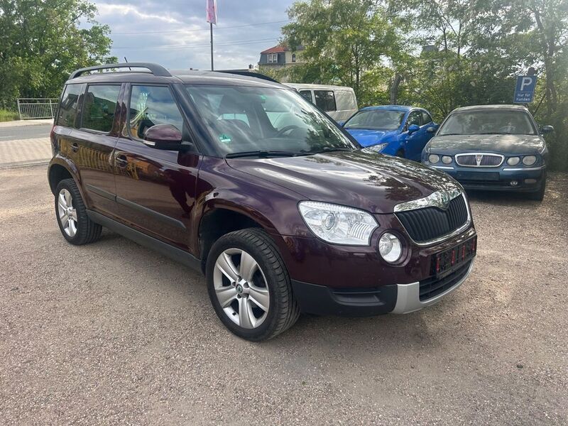 Rot Gebraucht 2012 Skoda Yeti Family SUV | 4.990 € (Superpreis) - Bild 1/4