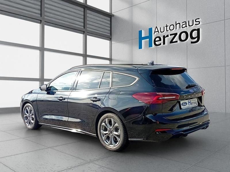 Gebraucht Ford Focus ST-Line X 155 PS (114 kW) 2024 Agate black metallic Kombi