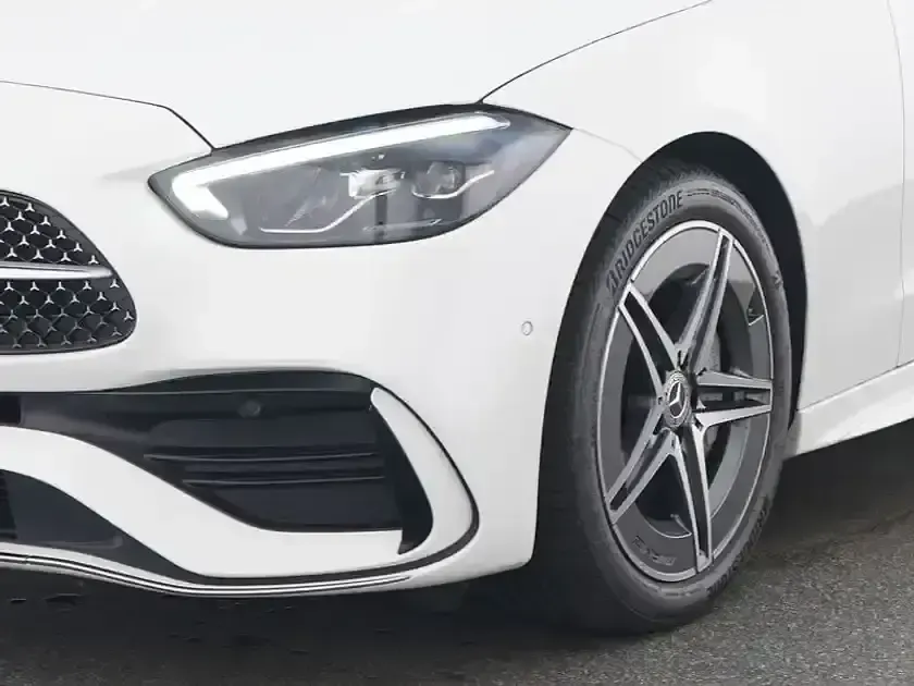 Gebraucht Mercedes C180 AMG 170 PS (125 kW) 2025 Weiß Limousine