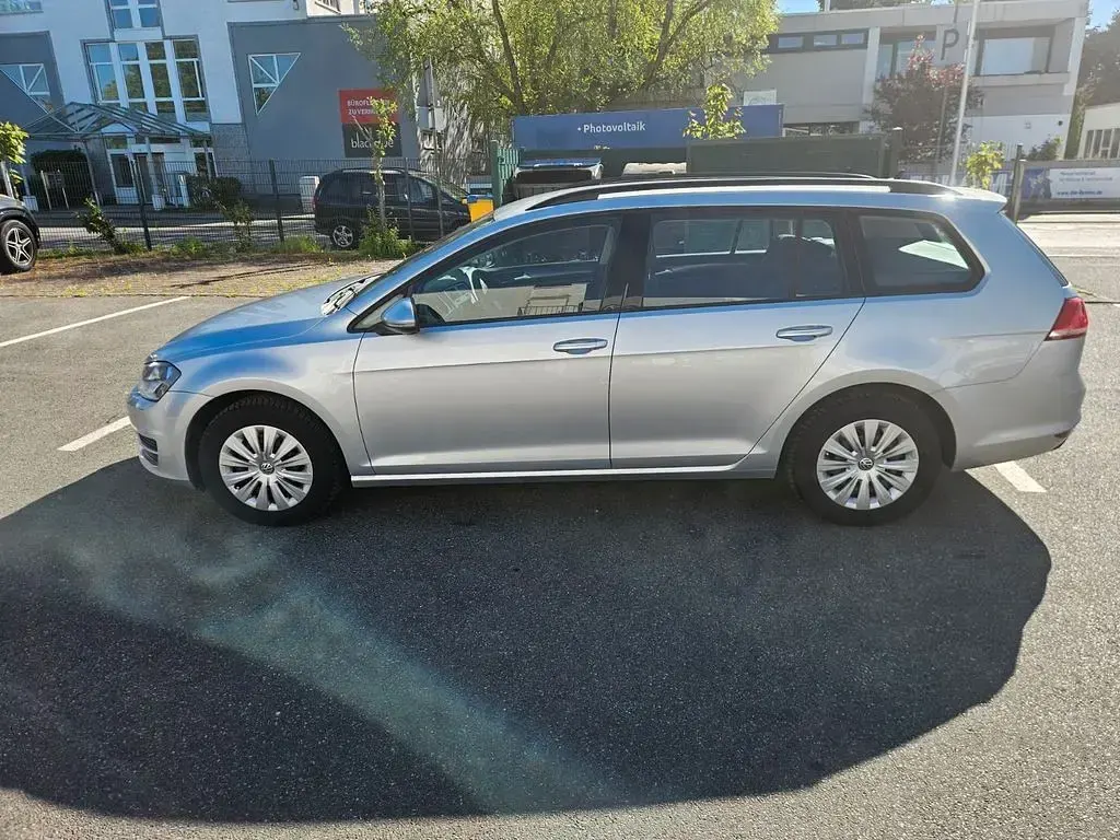 Gebraucht VW Golf VII Trendline 110 PS (80 kW) 2016 Silber Kombi