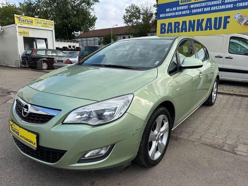 Gebraucht 2012 Opel Astra Design Edition Limousine | 4.490 € (Guter Preis) - Bild 1/4