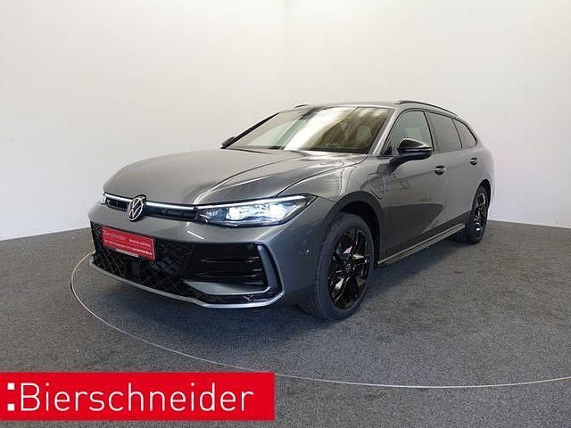 Grau Gebraucht 2024 VW Passat R-line Kombi | 45.450 € (Superpreis) - Bild 1/3