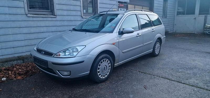 Silber Gebraucht 2002 Ford Focus Kombi | 750 € (Superpreis) - Bild 1/4