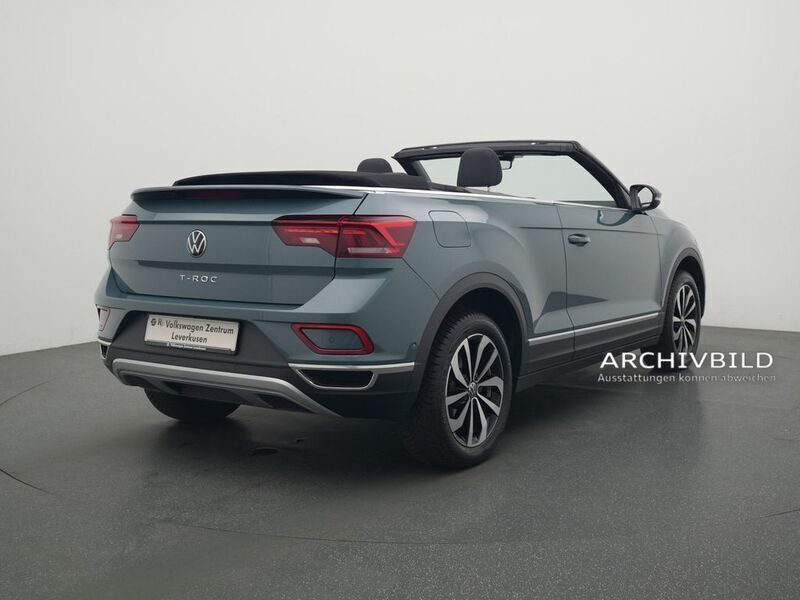 Gebraucht VW T-Roc Cabriolet 116 PS (85 kW) 2024 Blau / petroleum blue (metallic) Cabrio