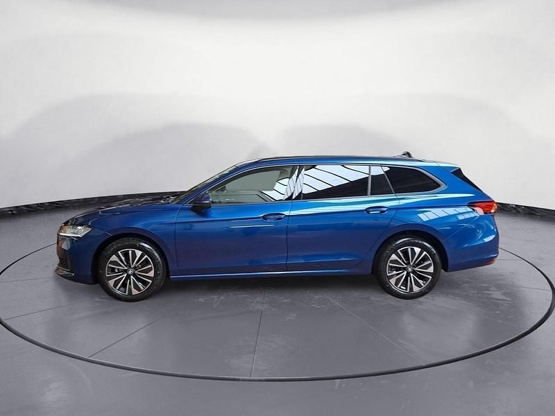 Neu Skoda Superb Selection 150 PS (110 kW) 2025 Blau Kombi