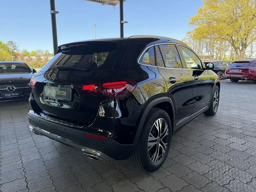 Gebraucht Mercedes GLA200 Advanced Plus 150 PS (110 kW) 2026 Schwarz SUV