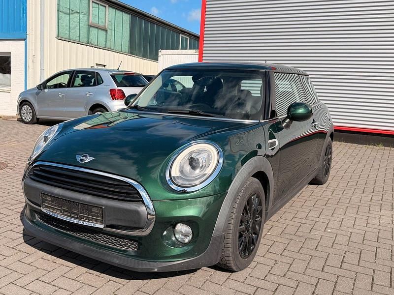 Used Mini ONE 102 HP (75 kW) 2017 Green Hatchback