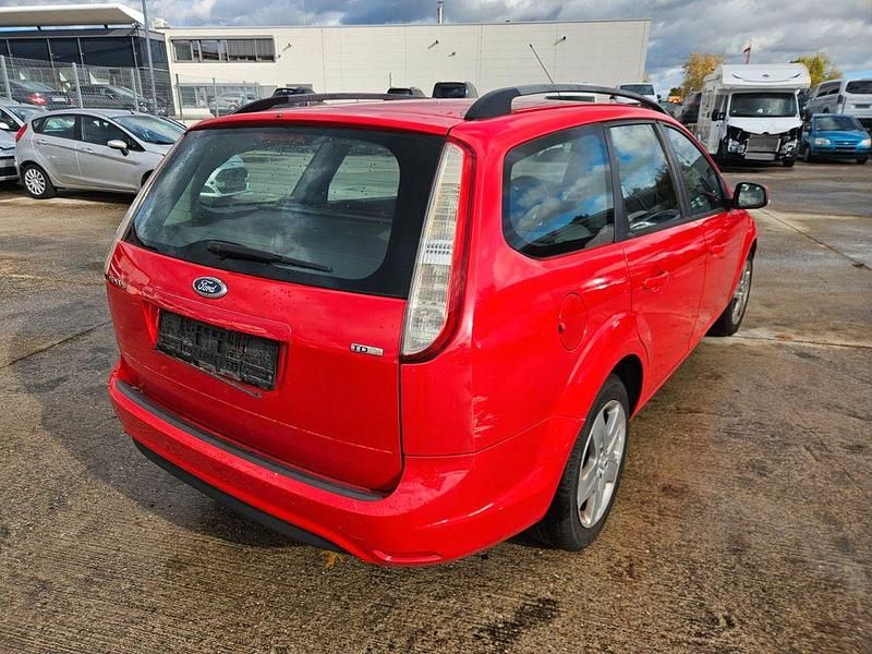 Gebraucht Ford Focus Style 109 PS (80 kW) 2010 Limousine