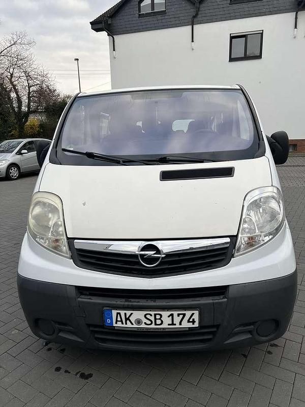 Gebraucht Opel Vivaro 145 PS (106 kW) 2008 Weiß Van / Kleinbus