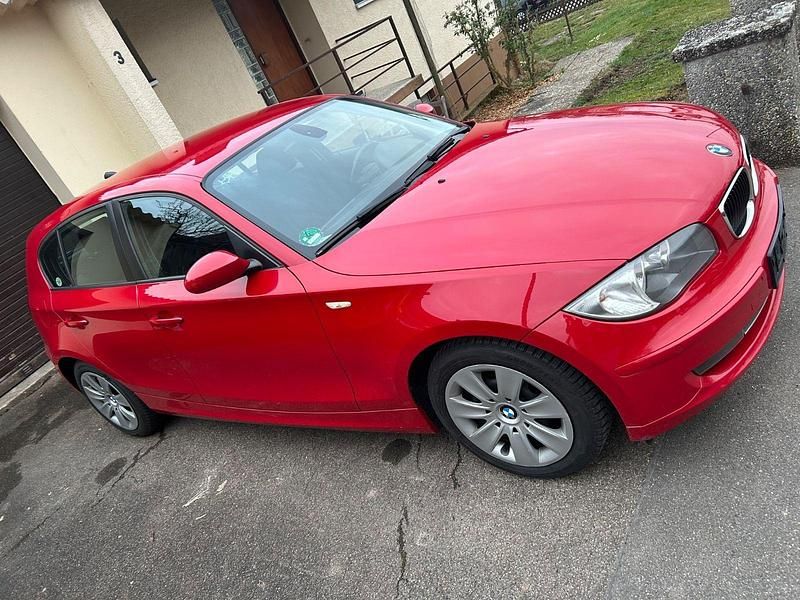 Gebraucht BMW 116 122 PS (89 kW) 2007 Rot Kleinwagen