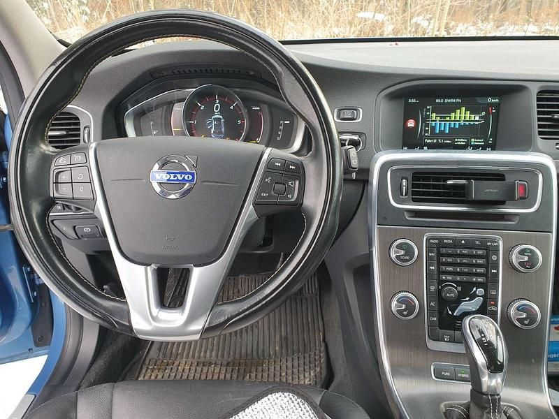 Gebraucht Volvo V60 280 PS (205 kW) 2015 Blau Kombi