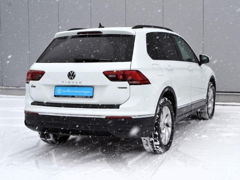 Gebraucht VW Tiguan IQ Drive 150 PS (110 kW) 2023 Pure white SUV