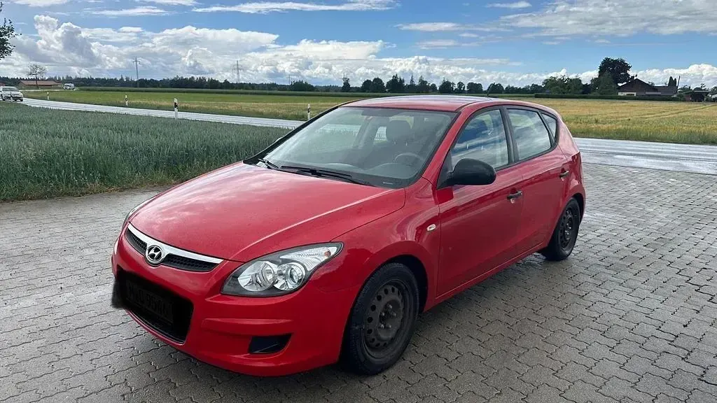 Gebraucht Hyundai i30 109 PS (80 kW) 2009 Rot Limousine