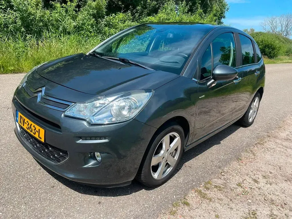 Gebraucht Citroën C3 Exclusive 99 PS (72 kW) 2017 Grau Limousine