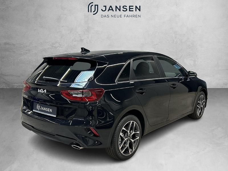 Neu Kia Ceed 140 PS (102 kW) 2025 Schwarz Kleinwagen