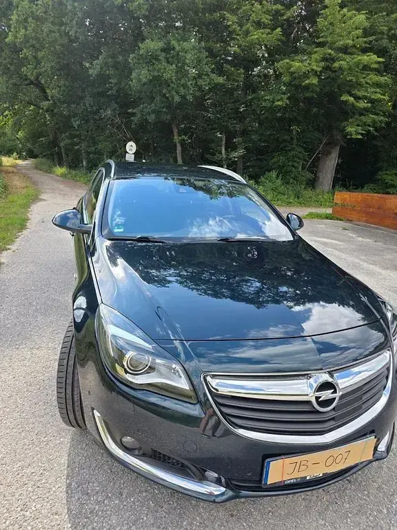 Gebraucht Opel Insignia 170 PS (125 kW) 2016 Grün Kombi