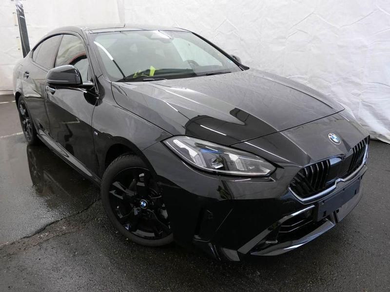 Gebraucht BMW 220 M Sport 156 PS (114 kW) 2025 Black sapphire Coupé