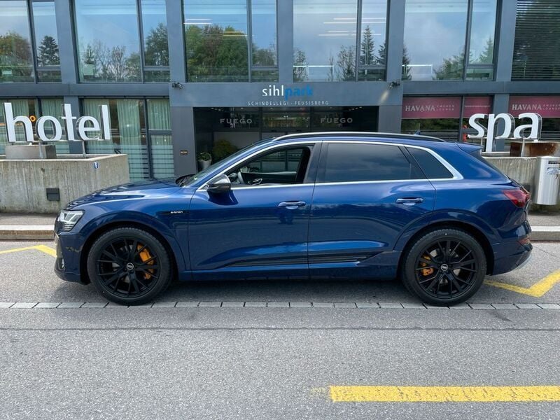 Gebraucht Audi e-tron S-Line 300 kW (408 PS) 2024 Blau SUV