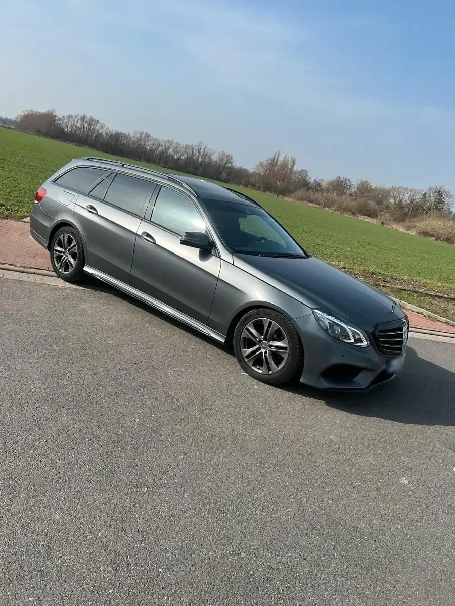 Gebraucht Mercedes E220 170 PS (125 kW) 2016 Grau Kombi