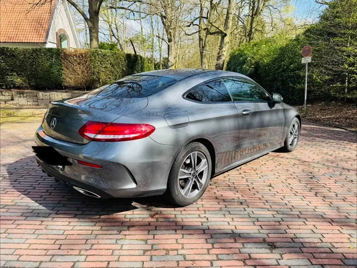 Gebraucht Mercedes C250 AMG line 211 PS (155 kW) 2017 Grau Coupé