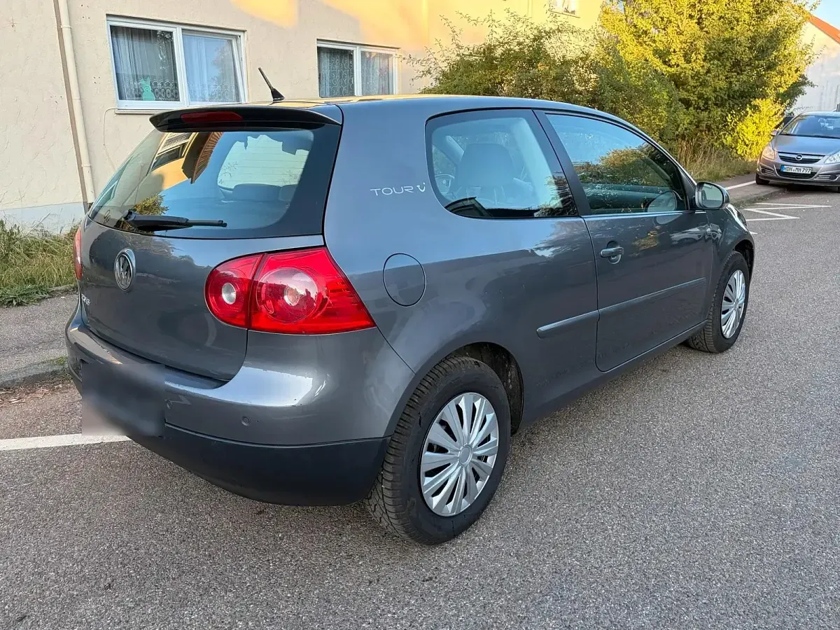 Gebraucht VW Golf V 80 PS (58 kW) 2008 Silber