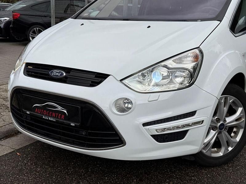 Gebraucht Ford S-MAX Titanium 140 PS (102 kW) 2014 Weiß Van / Kleinbus