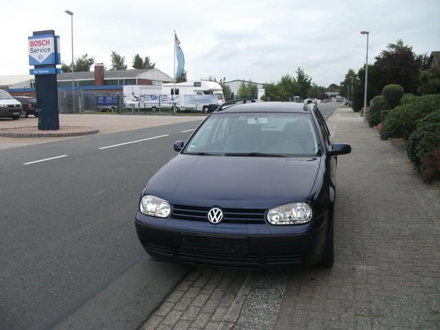 Blau metallic Gebraucht 2000 VW Golf IV Edition Kombi | 3.890 € - Bild 1/4